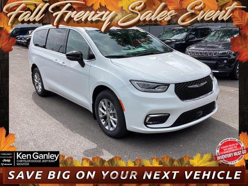 2026 Chrysler Pacifica Select