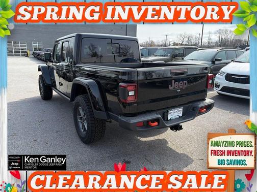 Black Clearcoat 2026 Jeep Gladiator Mojave