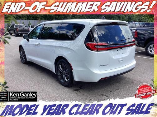 2026 Chrysler Pacifica Select