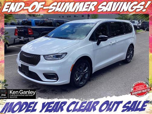 2026 Chrysler Pacifica Select