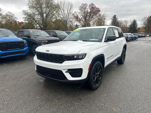 2024 Jeep Grand Cherokee Laredo