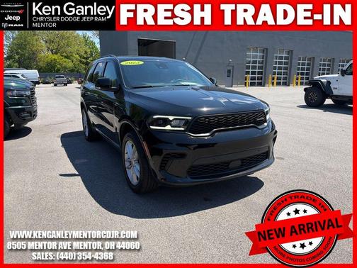 DB Black Crystal Clearcoat 2025 Dodge Durango GT