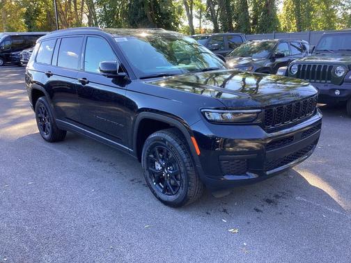 2025 Jeep Grand Cherokee L Laredo