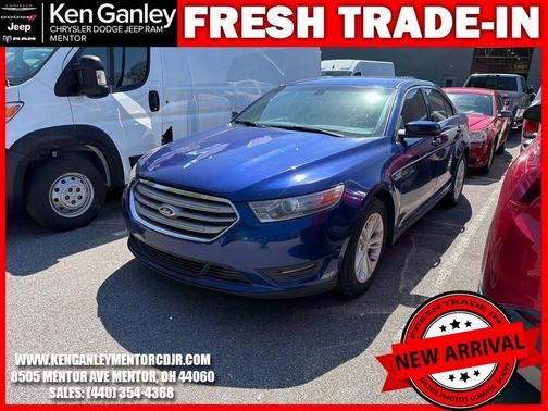 Blue 2013 Ford Taurus SEL