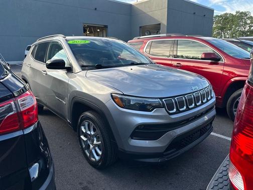 2022 Jeep Compass Latitude Lux