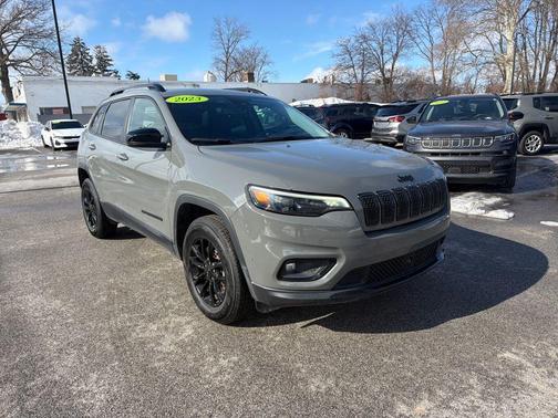 2023 Jeep Cherokee Altitude Lux