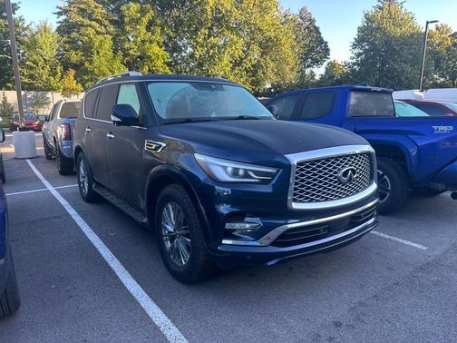 2022 INFINITI QX80 Luxe