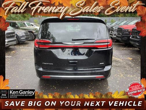 2026 Chrysler Pacifica Select
