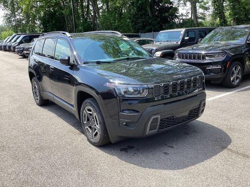 Diamond Black 2026 Jeep Cherokee LAREDO/LIMITED
