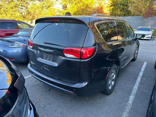 2017 Chrysler Pacifica Touring-L Plus