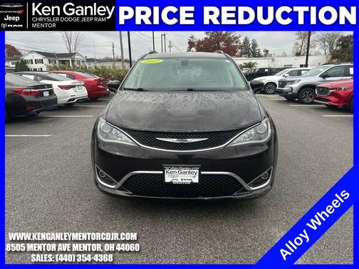 2017 Chrysler Pacifica Touring-L Plus