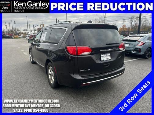 2017 Chrysler Pacifica Touring-L Plus