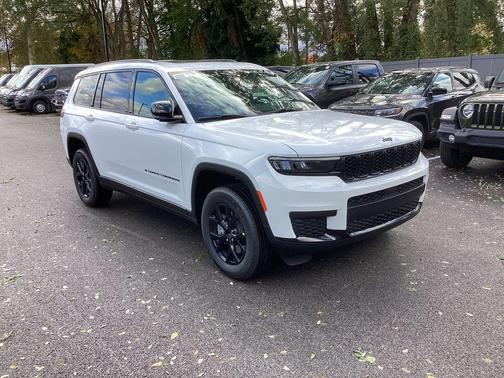 2025 Jeep Grand Cherokee L Laredo