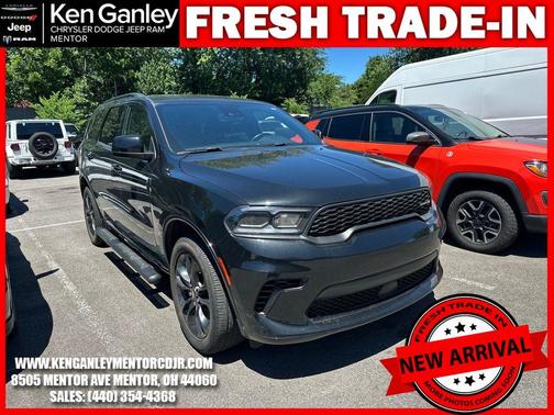 DB Black Crystal Clearcoat 2024 Dodge Durango SXT