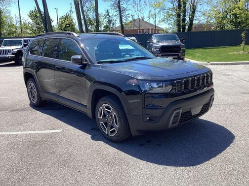 Diamond Black 2026 Jeep Cherokee LAREDO/LIMITED
