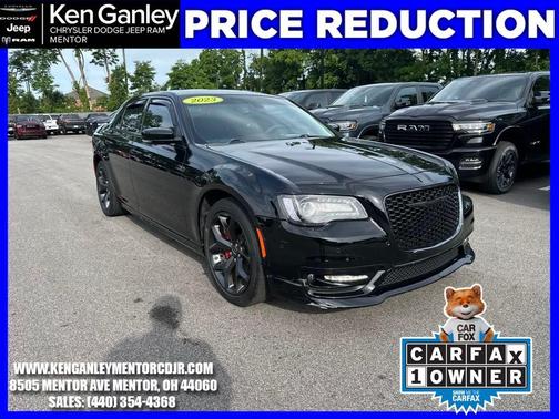 2023 Chrysler 300 Touring L