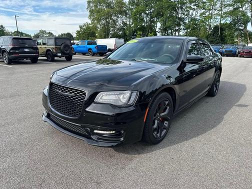 2023 Chrysler 300 Touring L