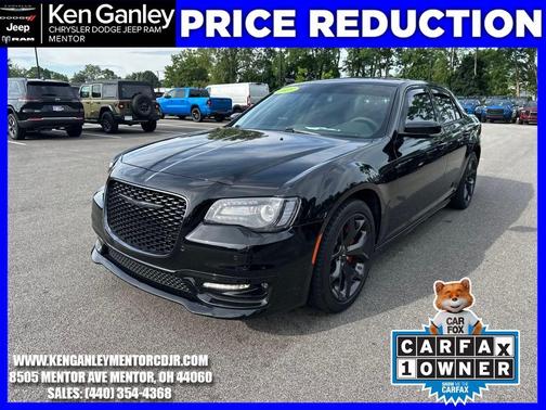 2023 Chrysler 300 Touring L