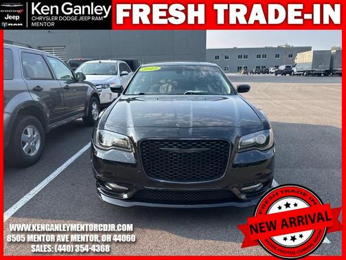 2023 Chrysler 300 Touring L