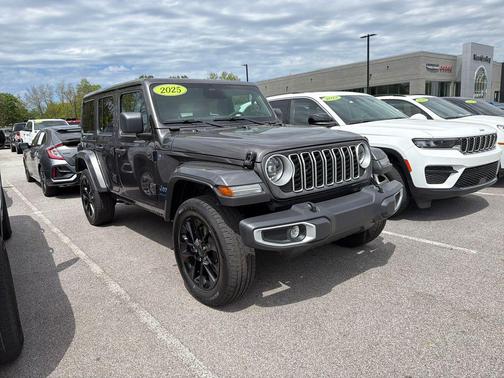 Granite Crystal Clearcoat Metallic 2025 Jeep Wrangler 4xe Sahara