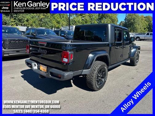 2022 Jeep Gladiator Sport