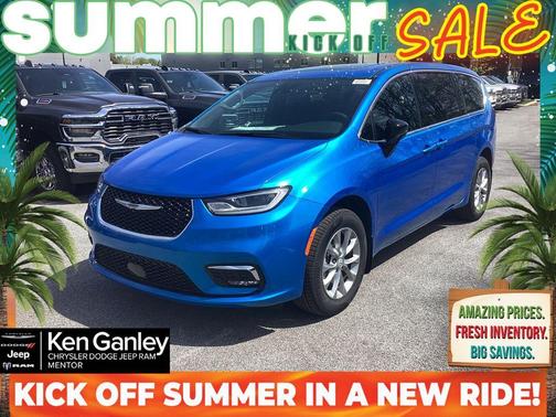 Hydro Blue Pearlcoat 2026 Chrysler Pacifica Select