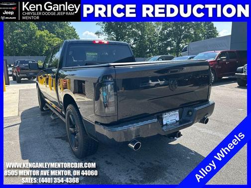 Brilliant Black Crystal Pearlcoat 2015 RAM 1500 Tradesman/Express