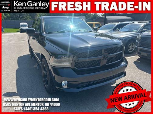 Brilliant Black Crystal Pearlcoat 2015 RAM 1500 Tradesman/Express