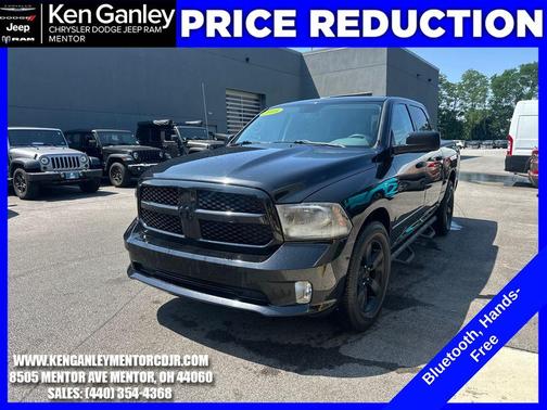 Brilliant Black Crystal Pearlcoat 2015 RAM 1500 Tradesman/Express