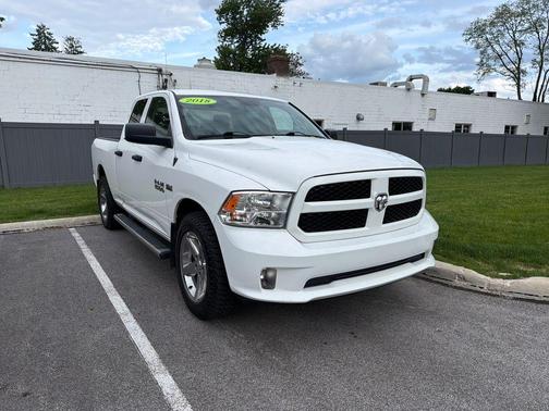 Bright White Clearcoat 2018 RAM 1500 Express
