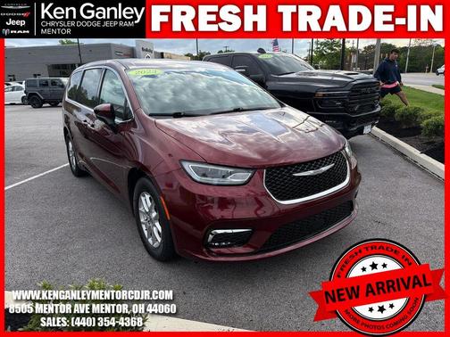 Velvet Red Pearlcoat 2023 Chrysler Pacifica Touring-L