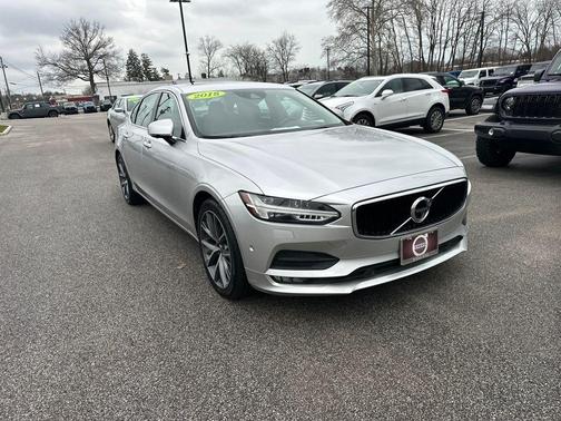 2018 Volvo S90 T6 Momentum