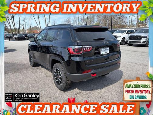 Diamond Black 2026 Jeep Compass Trailhawk