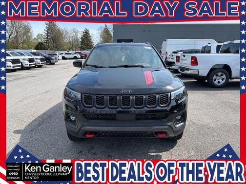 Diamond Black 2026 Jeep Compass Trailhawk