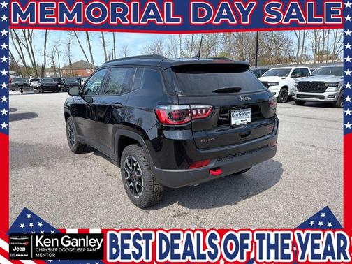 Diamond Black 2026 Jeep Compass Trailhawk