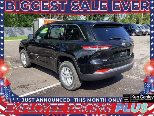 2025 Jeep Grand Cherokee Laredo