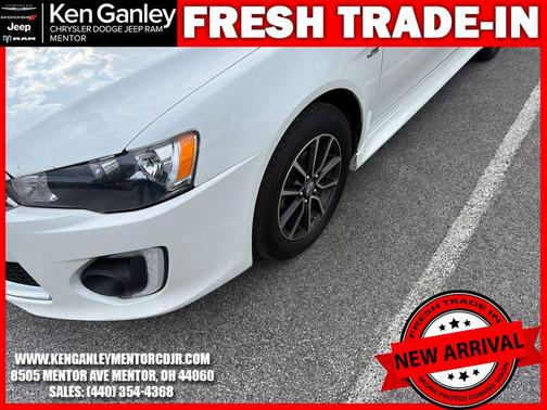 White 2016 Mitsubishi Lancer SE