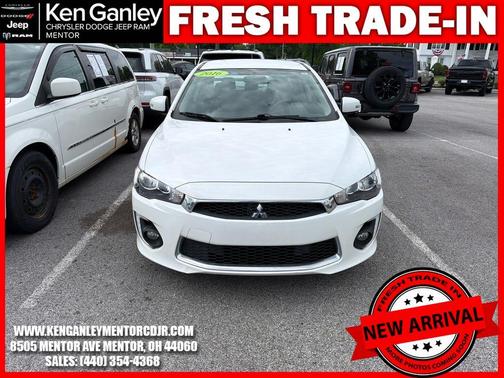 White 2016 Mitsubishi Lancer SE