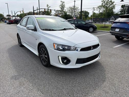 White 2016 Mitsubishi Lancer SE