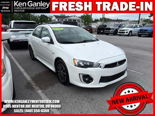 White 2016 Mitsubishi Lancer SE