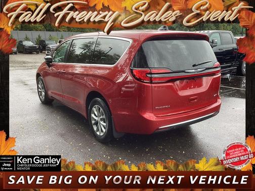 2026 Chrysler Pacifica Select