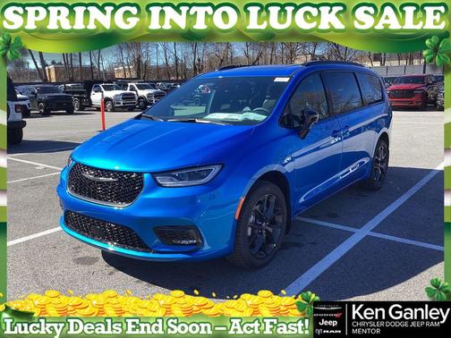 2026 Chrysler Pacifica Select