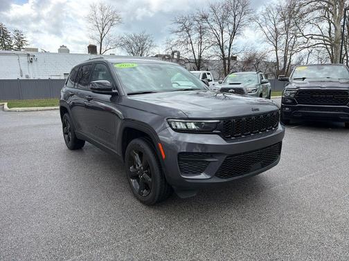 2023 Jeep Grand Cherokee Altitude