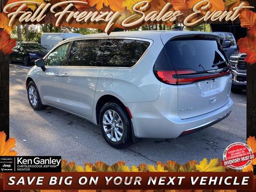 2026 Chrysler Pacifica Select