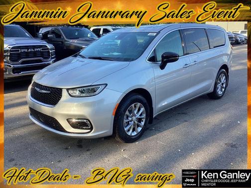 2026 Chrysler Pacifica Select