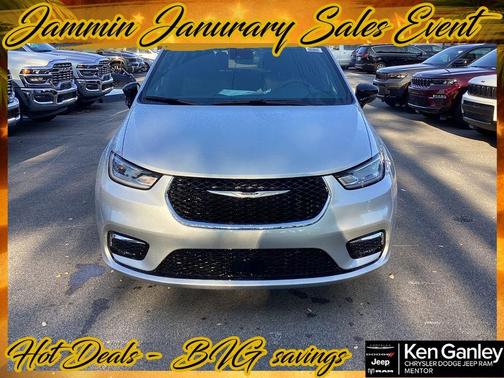 2026 Chrysler Pacifica Select