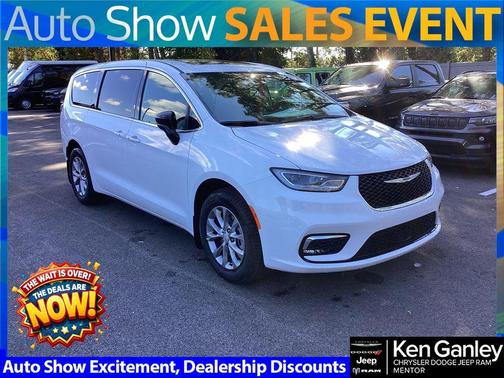 2026 Chrysler Pacifica Select