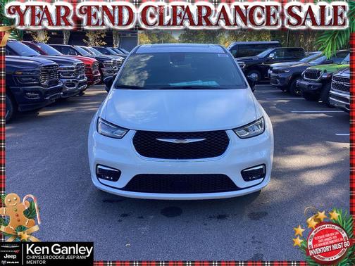 2026 Chrysler Pacifica Select