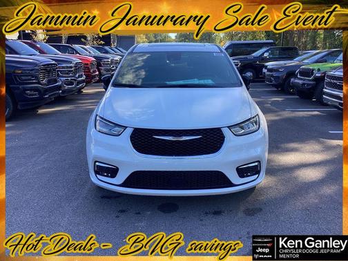 2026 Chrysler Pacifica Select