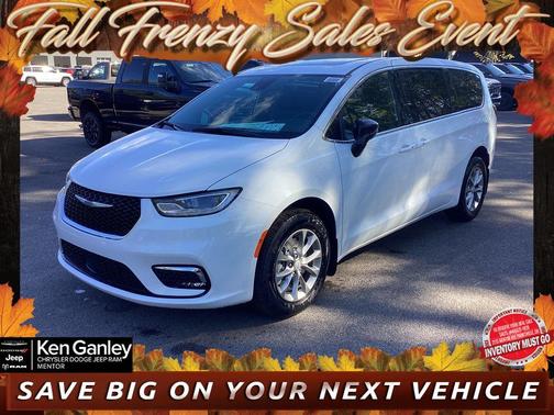 2026 Chrysler Pacifica Select